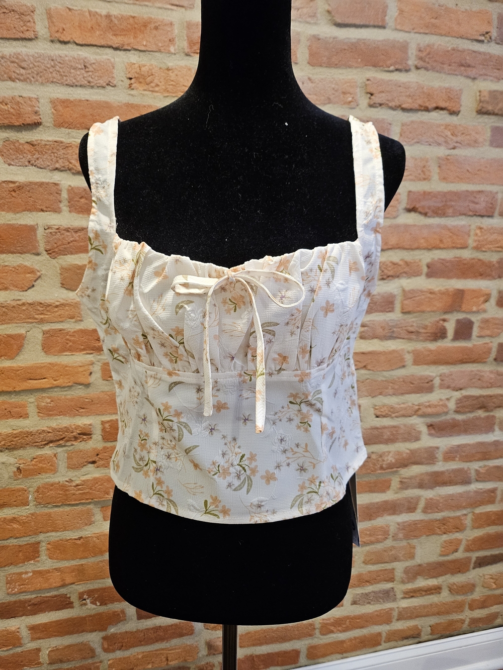 Cider White Floral Tie-Front Crop Tank